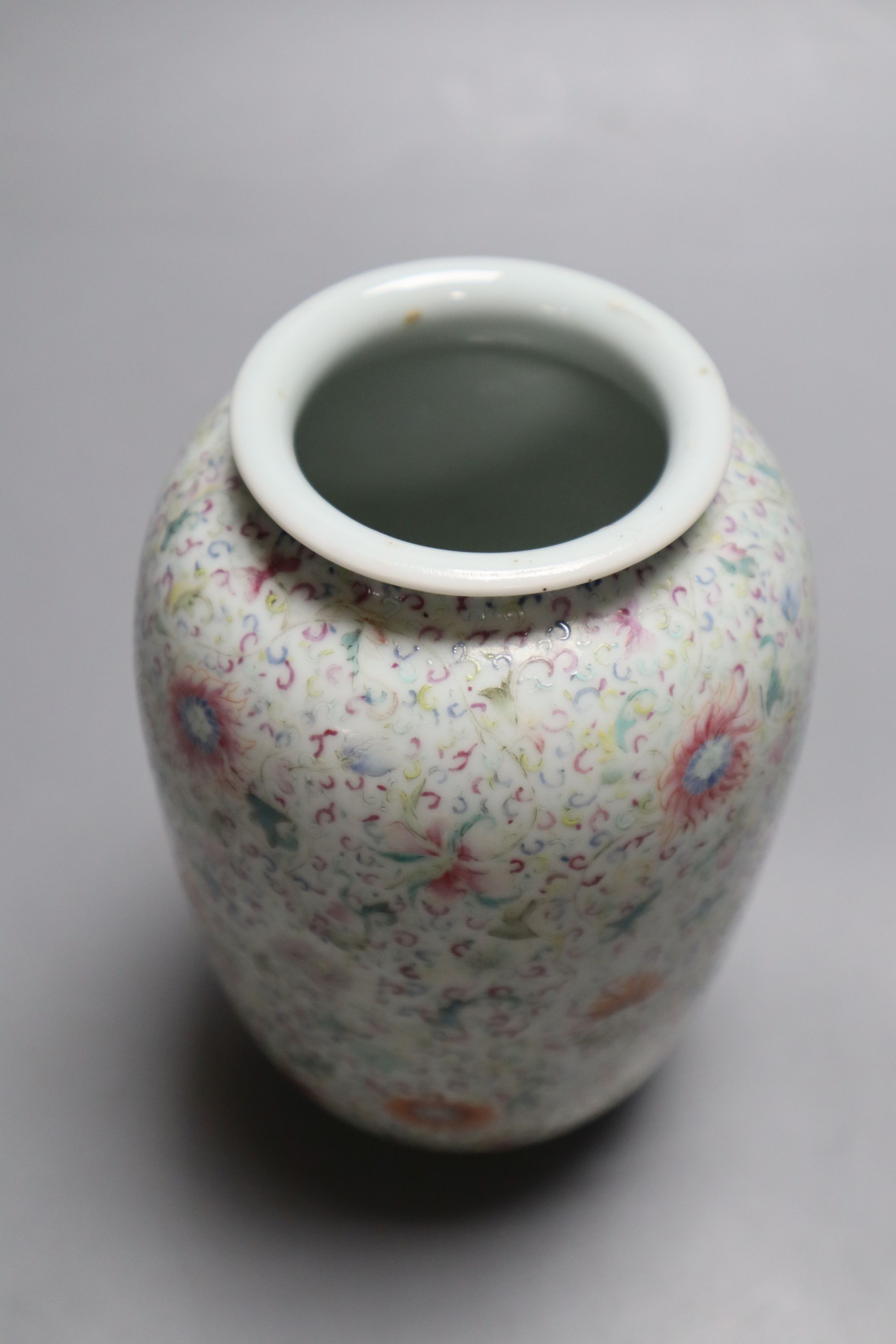 A small Chinese famille rose vase, Republic period, 15cm